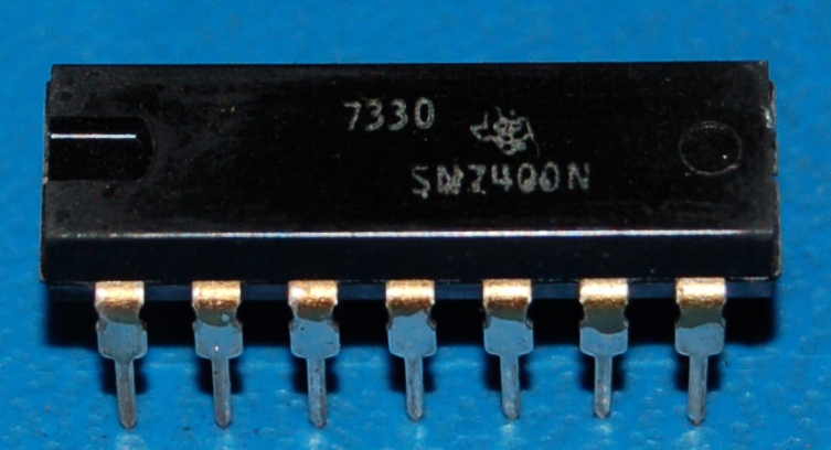 7400 - TI SN7400N Quad 2-1 NAND Gate, DIP-14