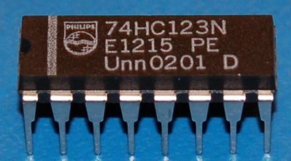 74132 - 74HC132N Quad 2-Input NAND Gate with Schmitt Trigger, DIP-14