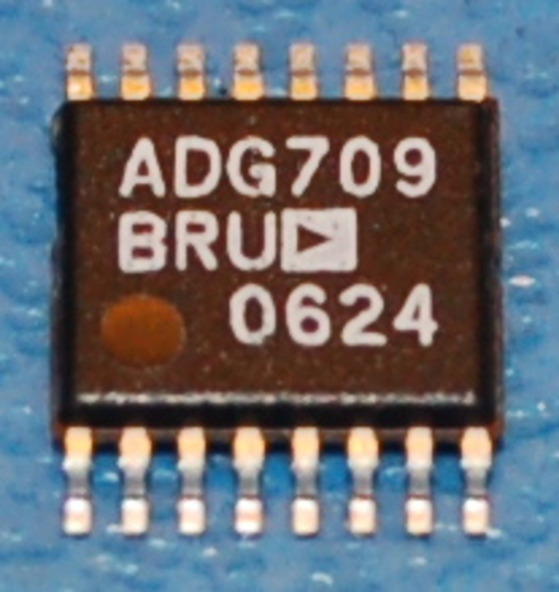 ADG709BRU CMOS Analog Multiplexer (2 x 4:1)