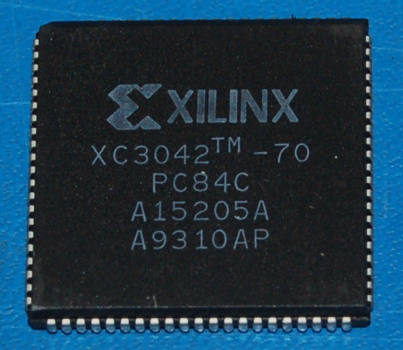 Xilinx XC3042-70PC84C FPGA, 70MHz, PLCC-84