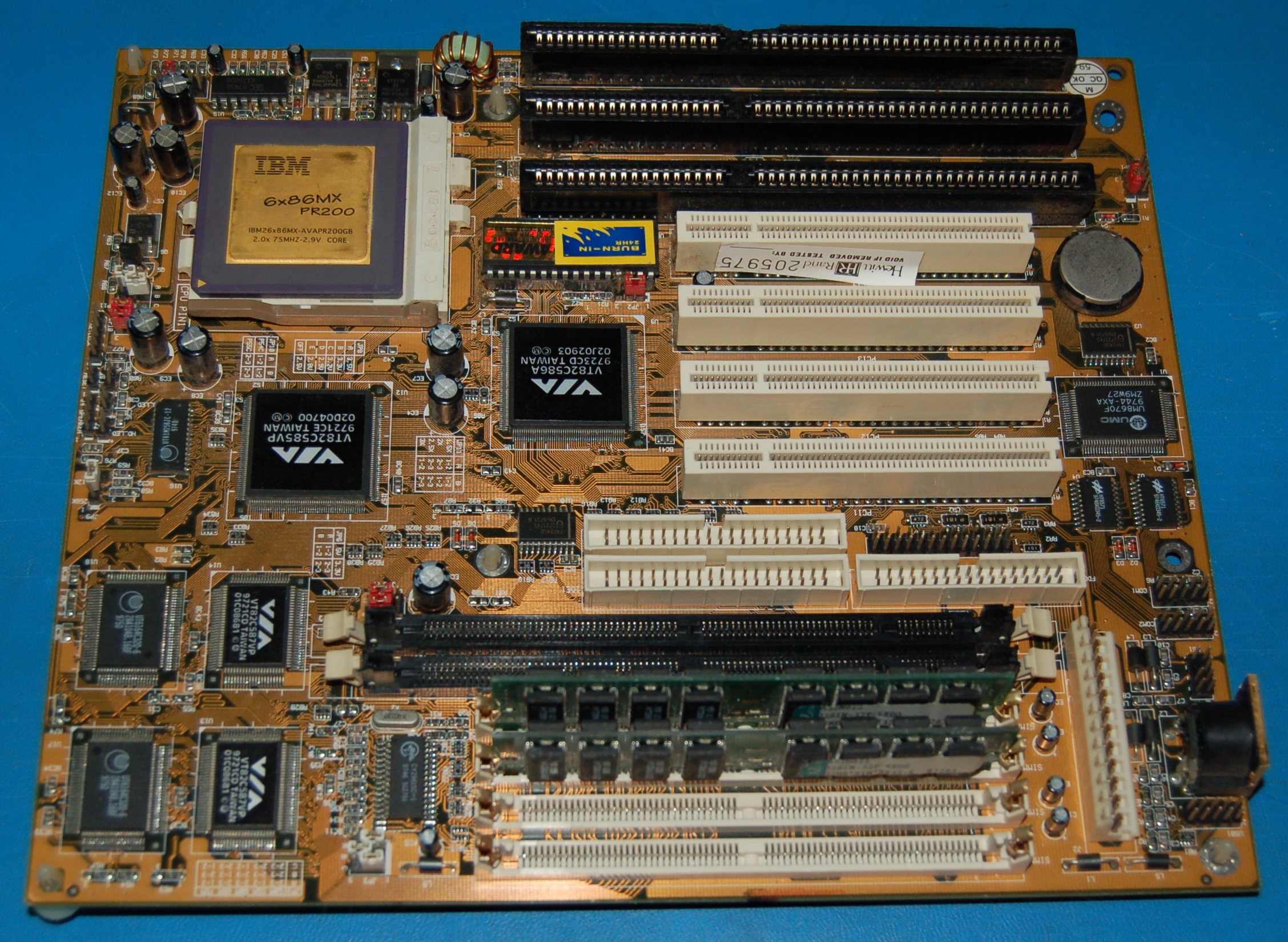 Vintage Socket-7 x86 Motherboard with IBM 6x86MX-PR200 CPU & RAM