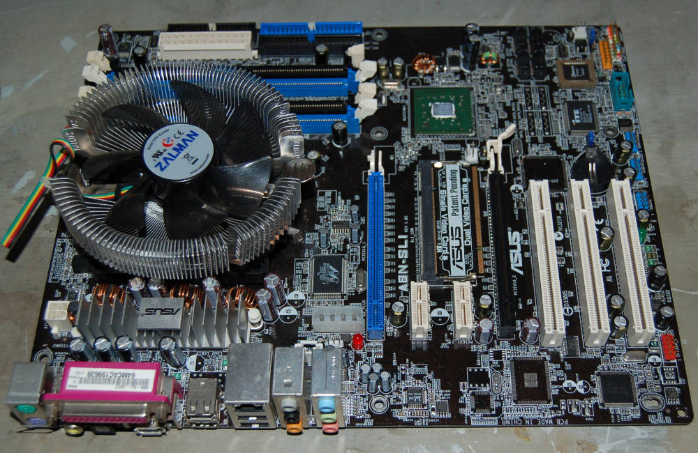 ASUS A8N-SLI Motherboard, Socket 939 + Athlon 64 CPU, Bundle #1 - Cliquez sur l'image pour fermer