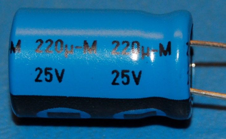 Capacitor, Aluminium Electrolytic, Radial, 25V, 220μF, 10mm - Cliquez sur l'image pour fermer