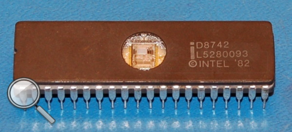 Intel D8742 8-Bit Microcontroller with 2k UV EPROM, DIP-40 - Click Image to Close