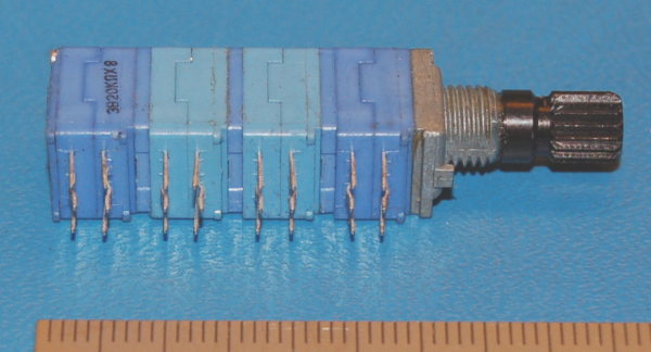 8-Gang Audio Potentiometer, 0.05W, 20kΩ, 3BM Taper, 6x15mm Shaft - Click Image to Close