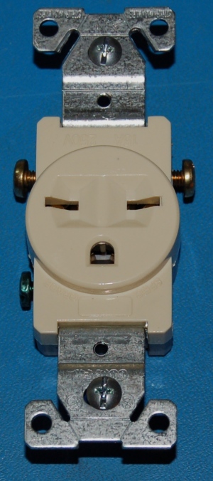 Power Cord Single Receptacle, NEMA6-15 (Leviton, Industrial Grade, Ivory) - Cliquez sur l'image pour fermer
