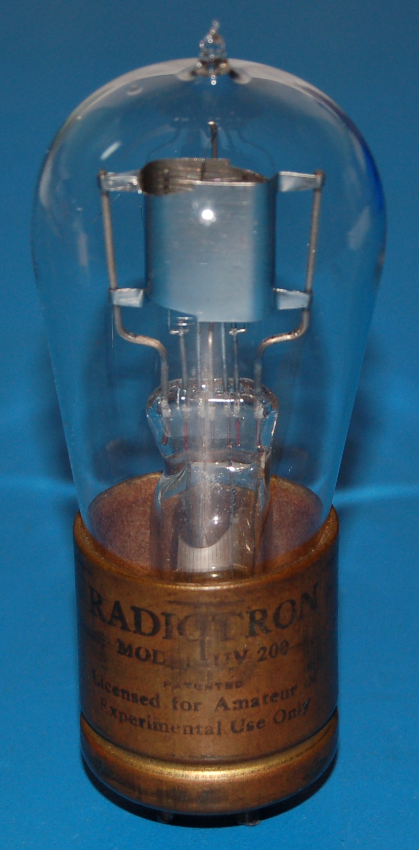 Vintage Radiotron UV-200 Gas Triode Detector Tube - Cliquez sur l'image pour fermer
