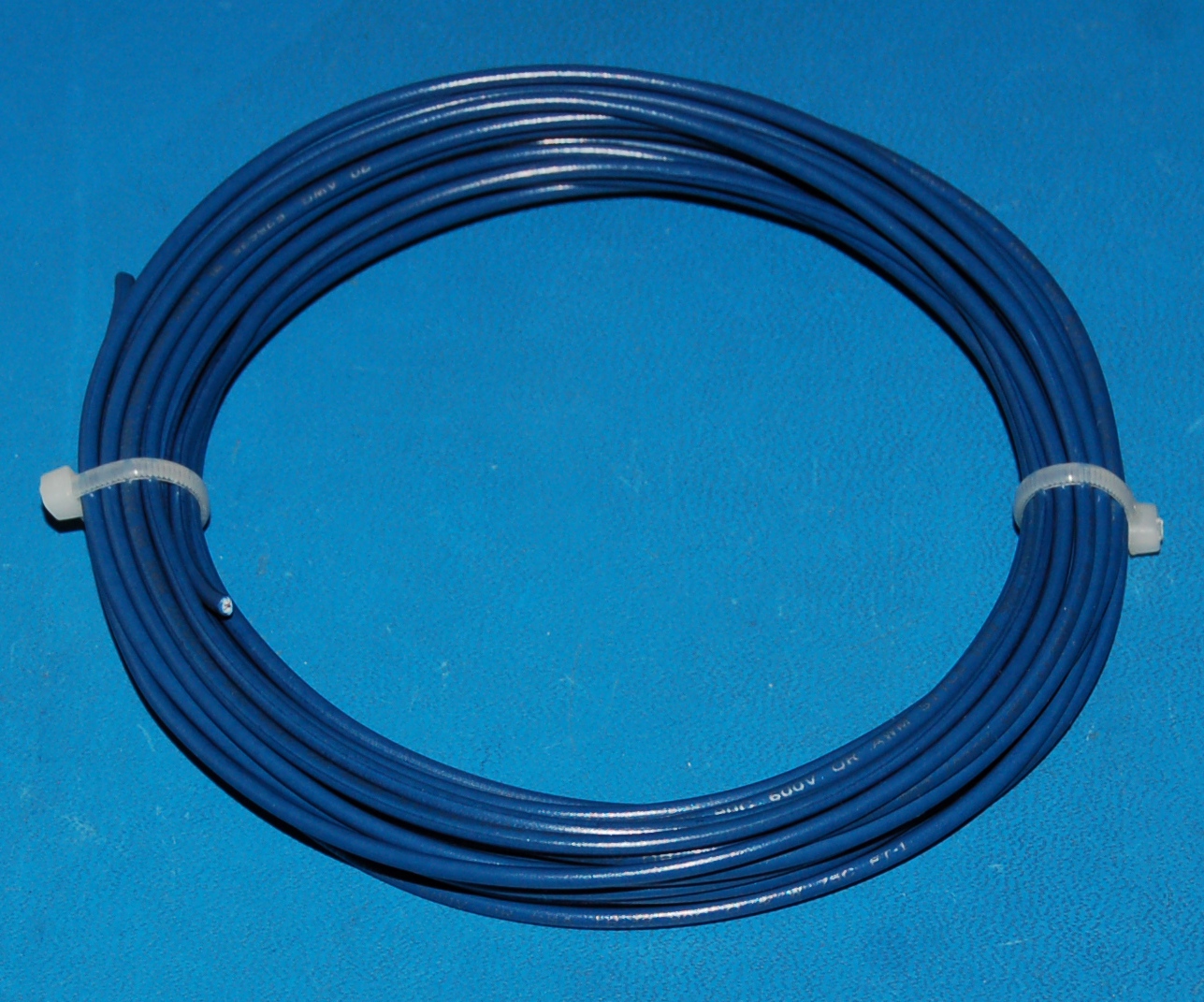 Solid Tinned Copper Wire, 600V, #20 AWG x 25' (Blue) - Click Image to Close