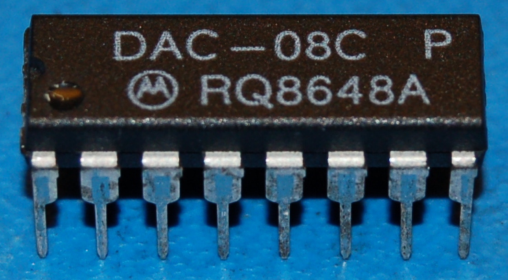 DAC08C Multiplying D/A Converter with Serial Interface, DIP-16 - Click Image to Close